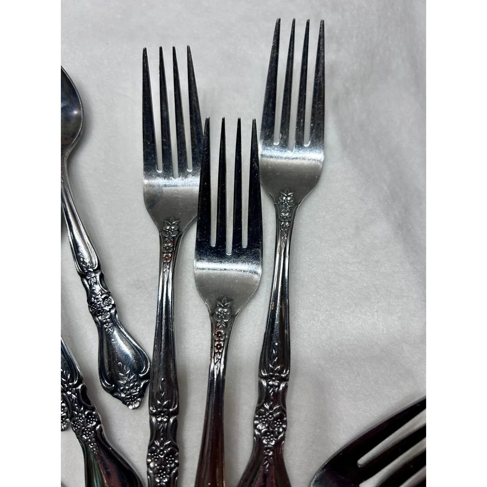 Rogers Stainless Korea Flatware Set Vintage Floral Pattern 14‎ Pieces Mixed